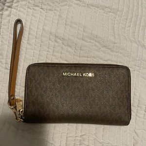 Michael Kors Wallet - Brown Signature